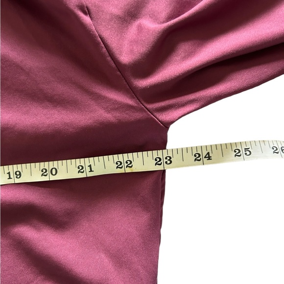 Under Armour UA Heatgear
Armour Full Zip Jacket
Burgundy size LARGE - Picture 3 of 8